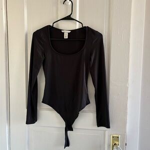 H&M Black Long-Sleeve Scoop-Neck Bodysuit